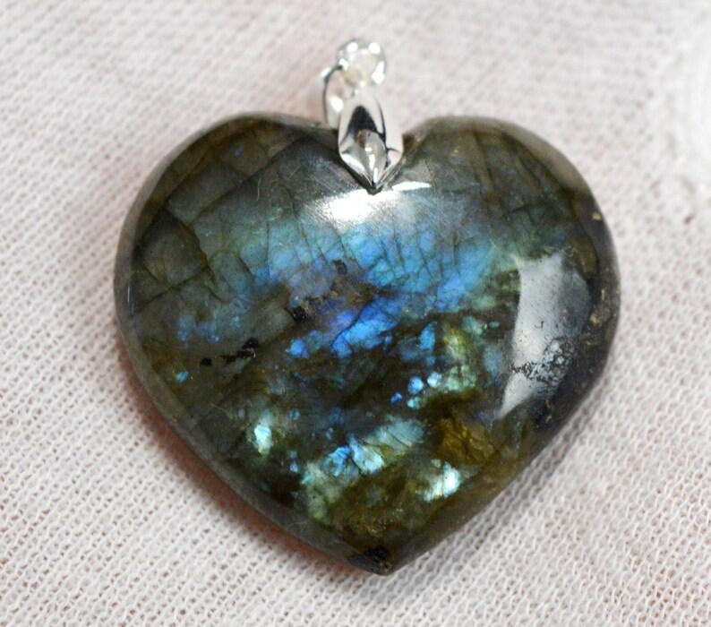 آویز لابرادوریت