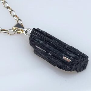 آویز تورمالین سیاه